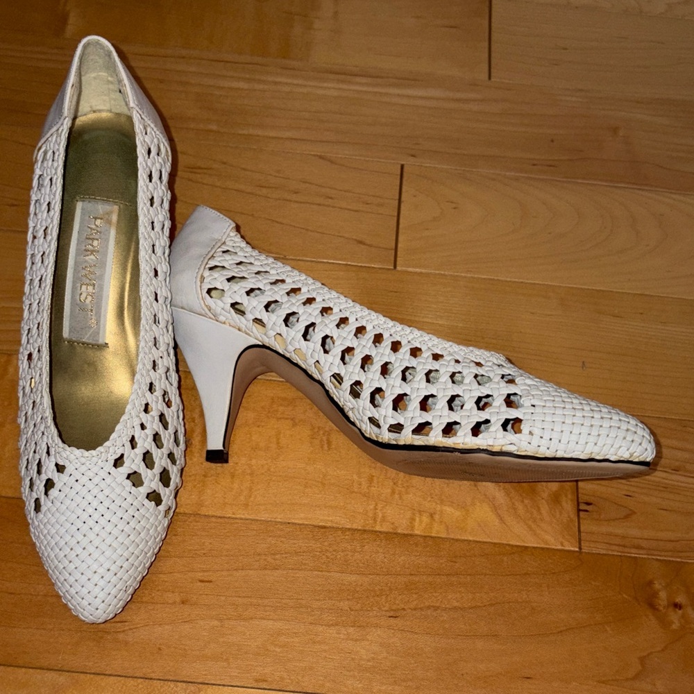 VRG Park West Elegant White Woven Heels Size 5.5M
